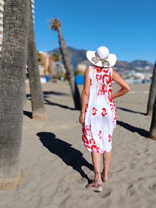 hellemekko A-linjainen kukkamekko | A-linje blommig klänning