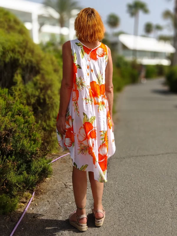 a-linja mekko oranssi A-linjainen kukkamekko | A-linje blommig klänning