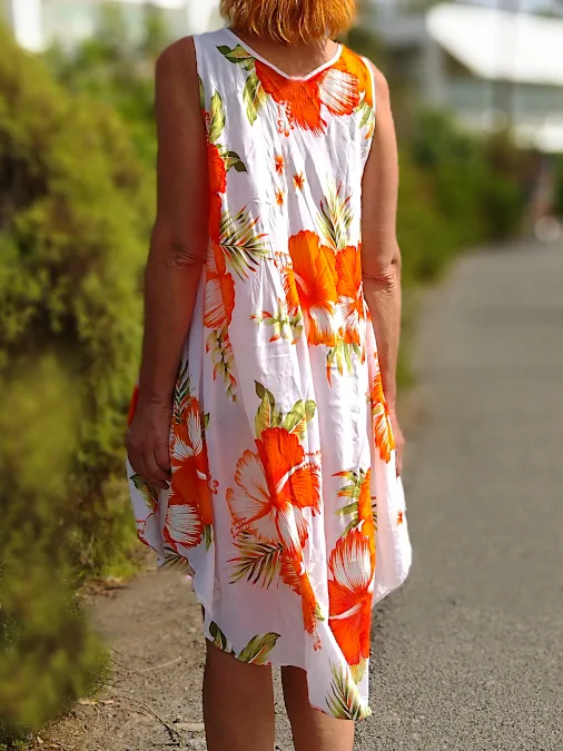 a-linja rantamekko A-linjainen kukkamekko | A-linje blommig klänning