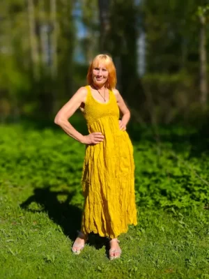 pitsimekko keltainen Pitkä pitsimekko keltainen