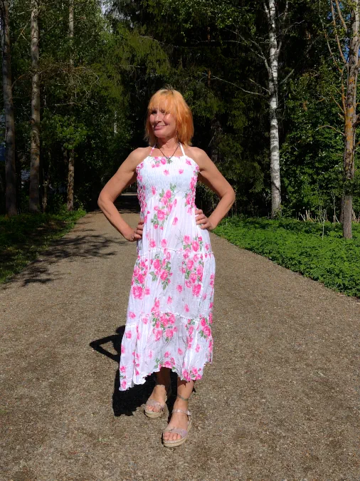 valkoinen puuvillamekko ruuskuvio Hihaton puuvillamekko | Ärmlös bomullsklänning