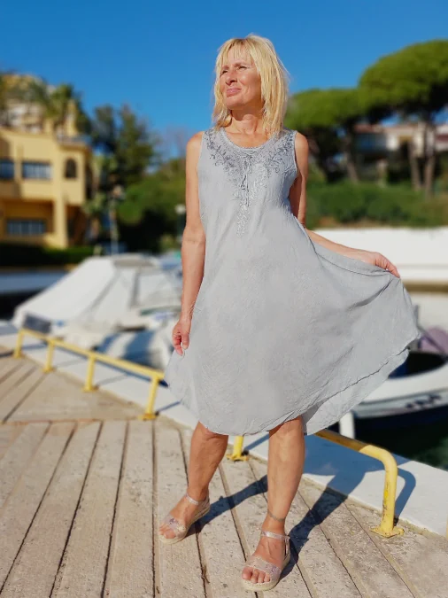 harmaa viskoosimekko Viskoosi mekko | Viskos klänning