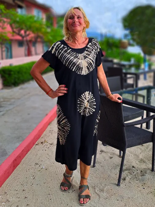 musta batiikki mekko Musta batiikkimekko | Batik klänning svart